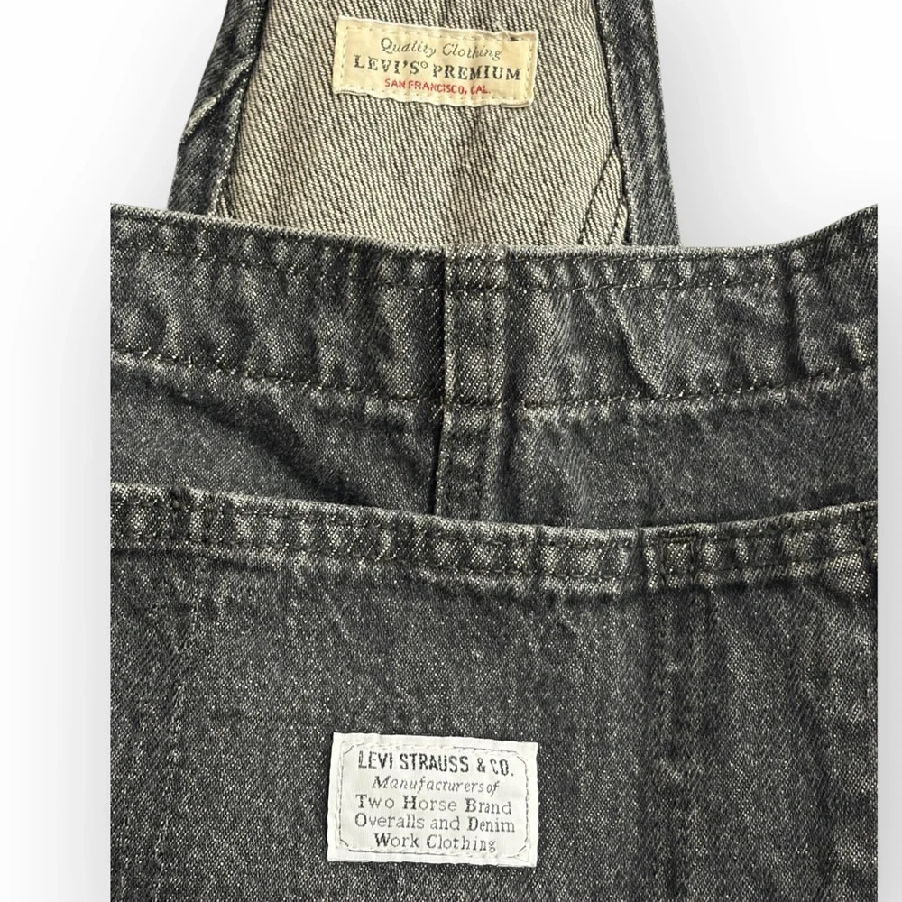 Levis Black Denim Short Overalls with Adjustable Straps Sz M - Picture 6 of 10